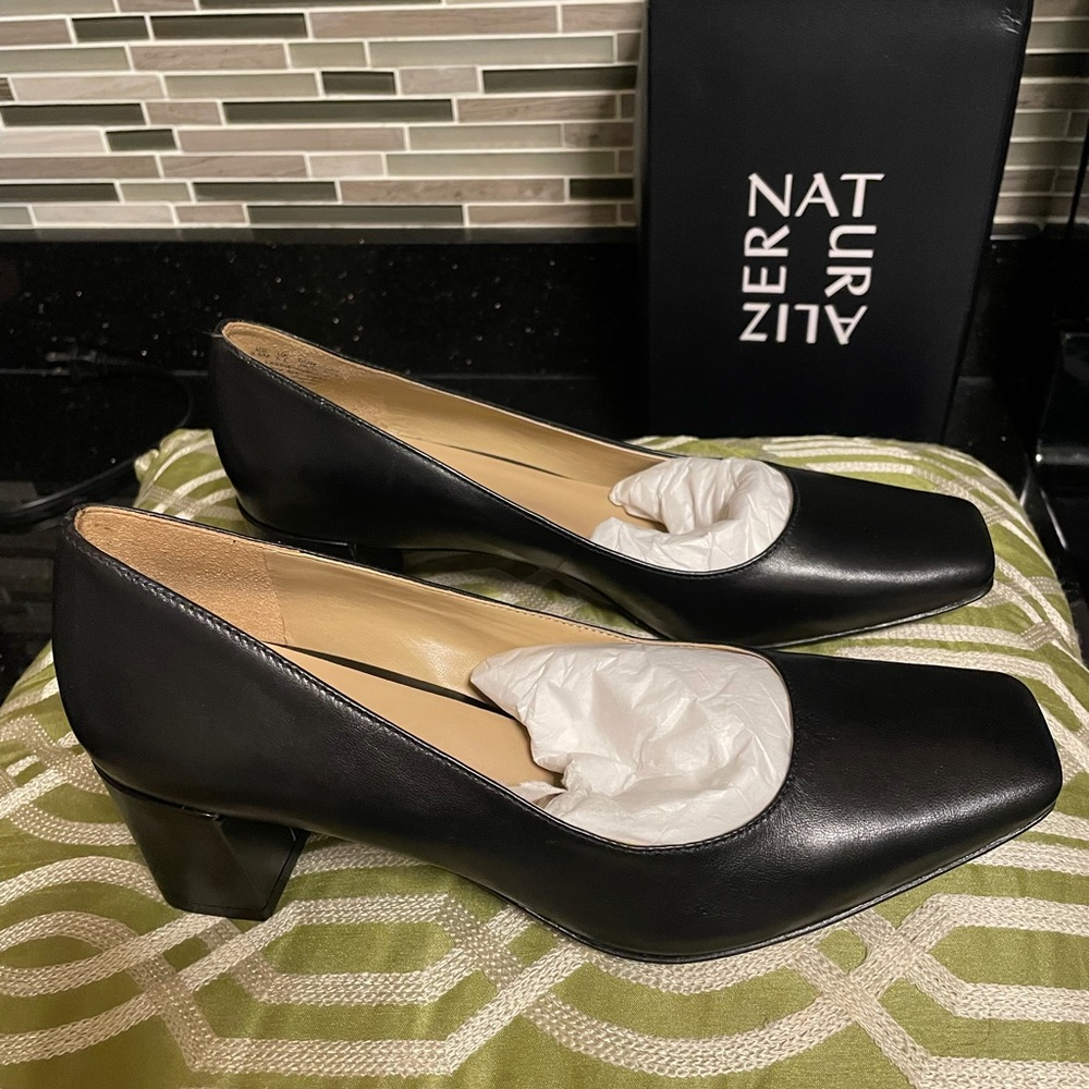 Naturalizer Black Leather Pumps Karina, Size 8.5M